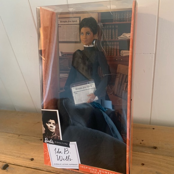 Ida B Wells Barbie - Inspiring Women Signature Doll Collection NIB - Picture 2 of 4